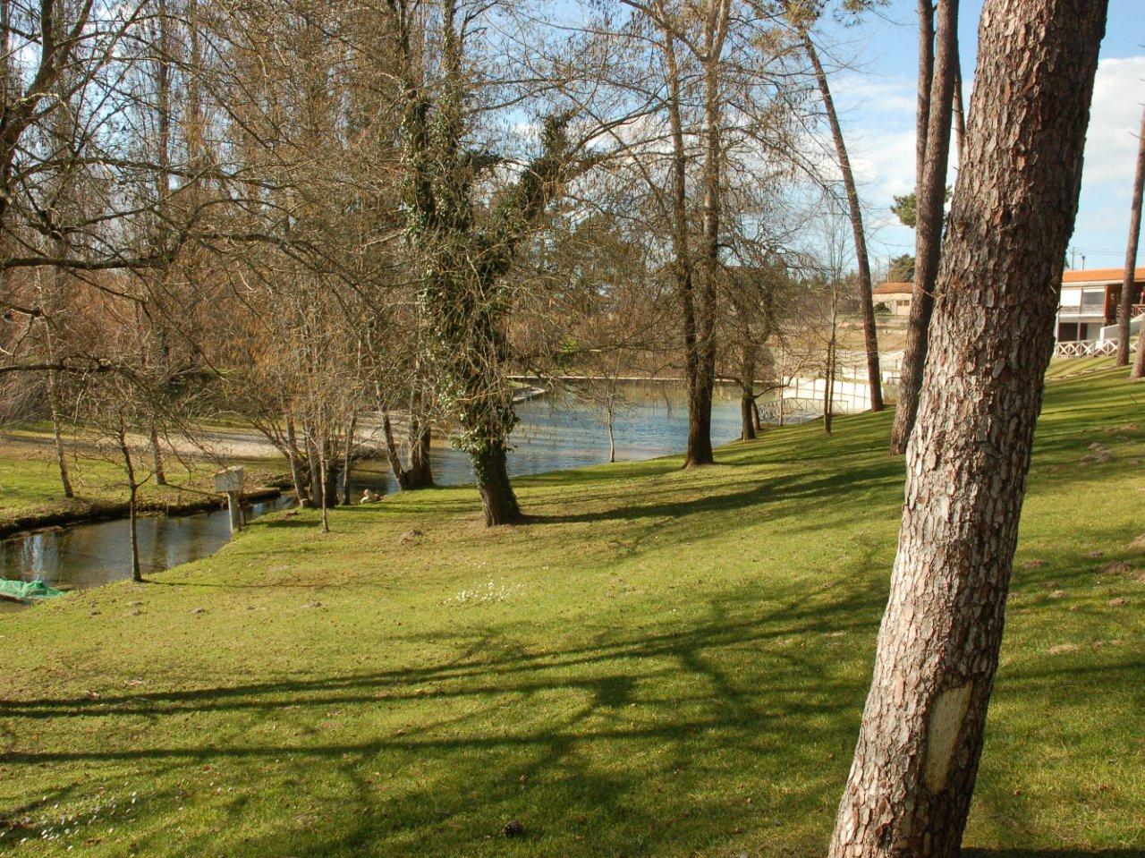 Polideportivo de la Playa Fluvial de Olhos de Fervença